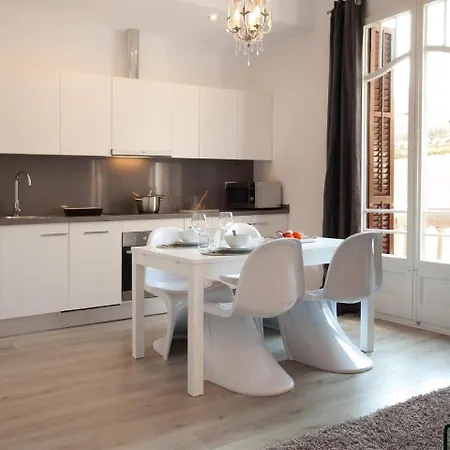 Seneca White Apartment